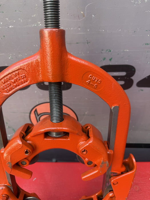 Reed H6 Hinged Pipe Cutter 4" to 6"   RIDGID Pipe.  Works Fine.