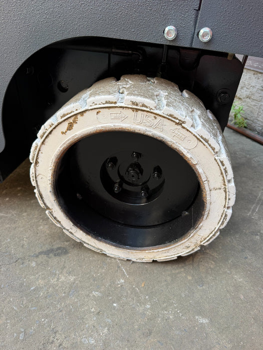 2019 National 7700 Ride-On Floor Scraper – Professionally Raptor Lined, 850 Hrs