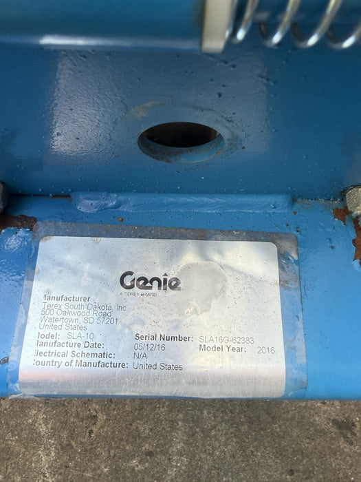 GENIE SLA-10 SUPERLIFT ADVANTAGE MATERIAL LIFT. MINT CONDITION