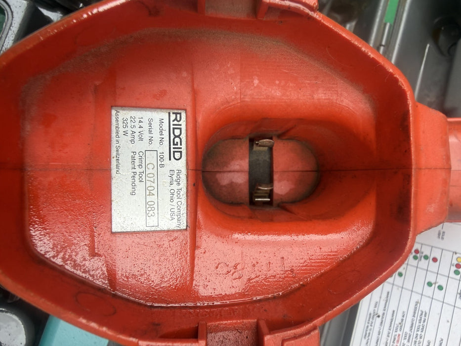 RIDGID 100-B Press Tool Kit 1/2" - 3/4" - 1" Jaws Battery & Charger.  Works Fine