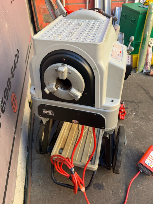 2018 RIDGID 535 V3 Pipe Threading Machine w/ Universal Cart & 811A Dies ET5