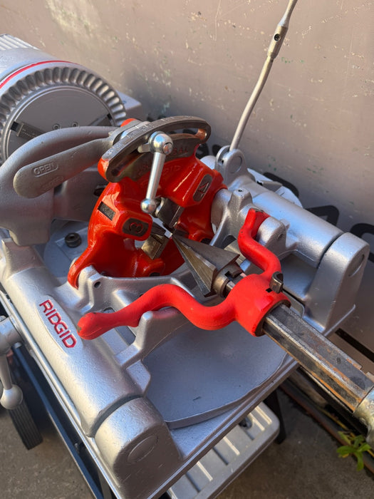 RIDGID 535 V2 Pipe Threading Machine Die and 2x teeth