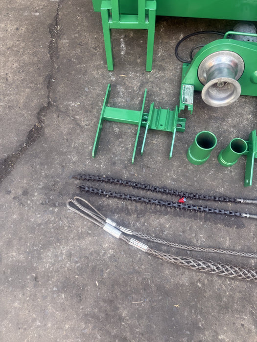 Greenlee 2000 LBS Cable Tugger Puller.  Works Fine.