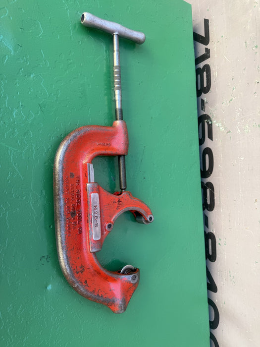Ridgid HEAVY DUTY  No. 6-S Pipe Cutter  4"-6" Cutting Capacity  Great Shape #100
