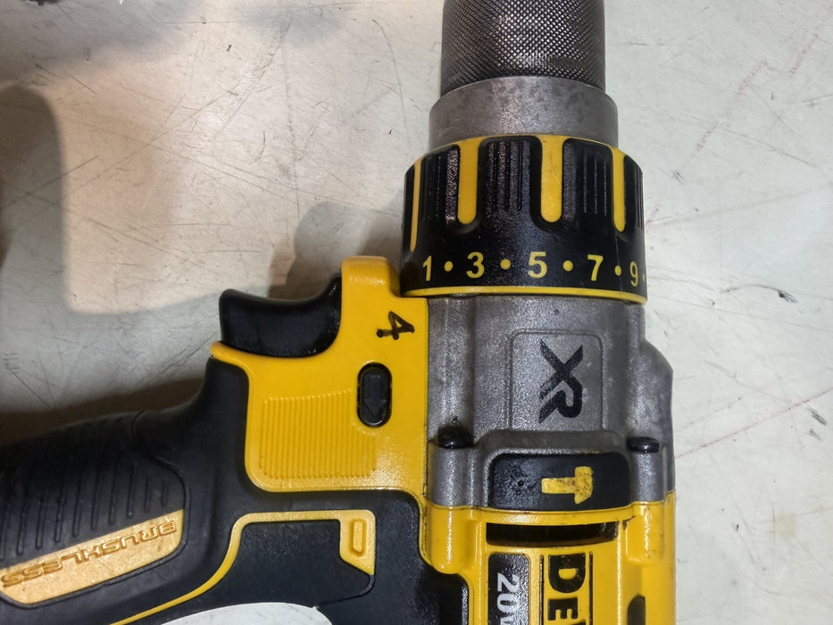 DEWALT DCS380 20V  Cordless Reciprocating Saw, DCD995 Hammer drill, DCB115 Charg
