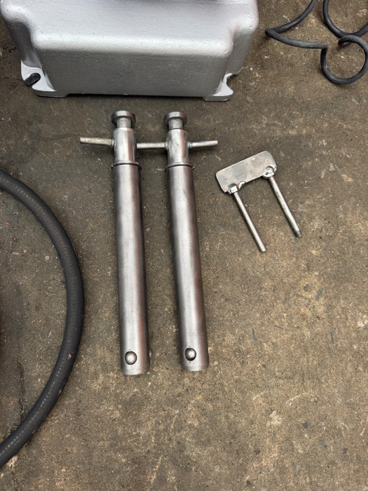 Gardner Bender Hydraulic Pipe Bender 1.25-4" w/ Electric Pump 940