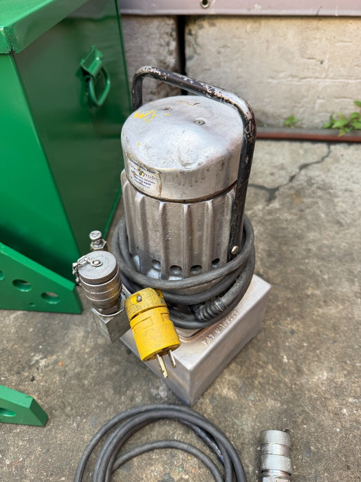 Greenlee 777 Hydraulic Pipe Conduit Bender 1-1/4" to 4" Rigid Electric Pump