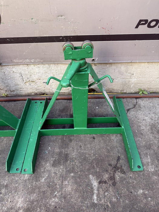 Greenlee 683 Screw-Type Reel Stand, Adjustable, 22"-54" (559-1372 Mm) a Pair #1
