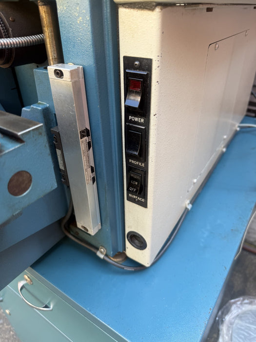 Deltronic 14" Optical Comparator DH14-MPC4, Surface Illumination, DRO.