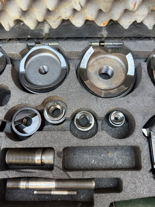 Greenlee Intelli-Punch 11-Ton Hydraulic Knockout Punch Set 1/2" - 4"  8/7/26 #2