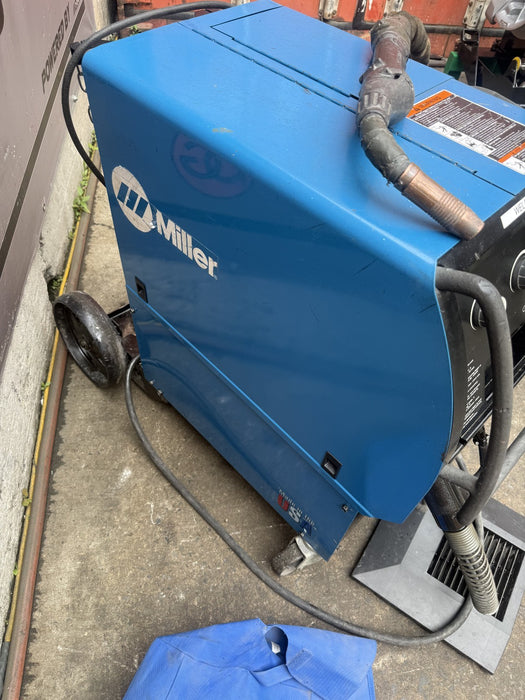 Miller Millermatic 350P Pulse Aluminum Welder with Gun.  Works Fine.