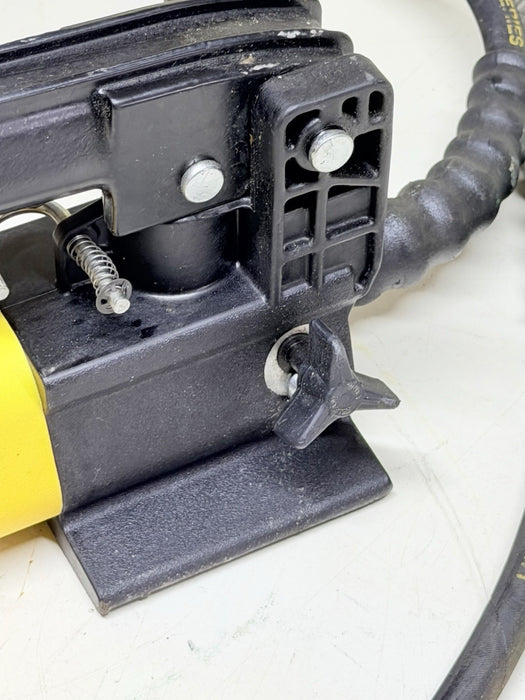 Enerpac P392 Two-Speed Hydraulic Hand Pump 700 Bar 10,000 PSI.  Works Great.