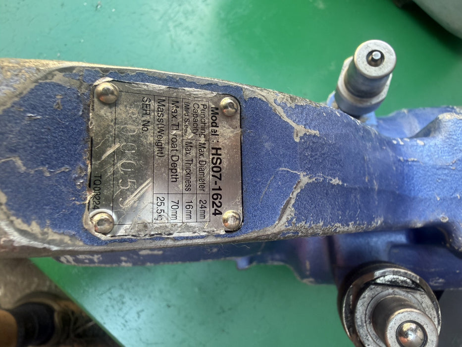 Nitto Kohki HS07-1624 Hydraulic 50 Ton Punch with HPD-05 Pump.  Works Fine.