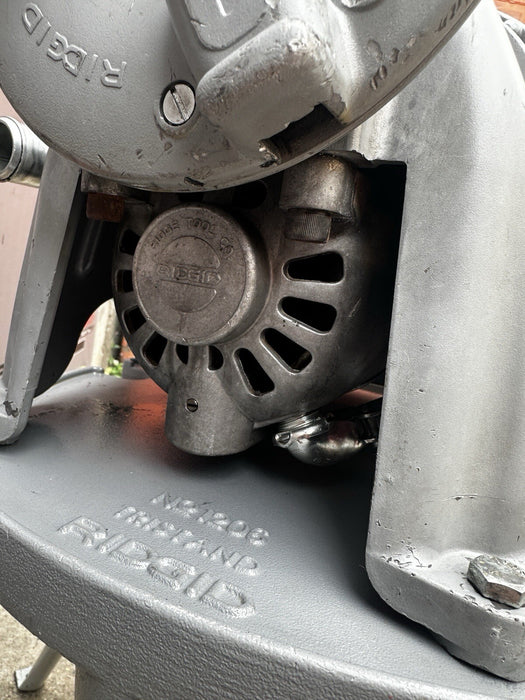 Ridgid 300 T-2 Pipe Threader Threading Machine 811Die Oiler Works Great