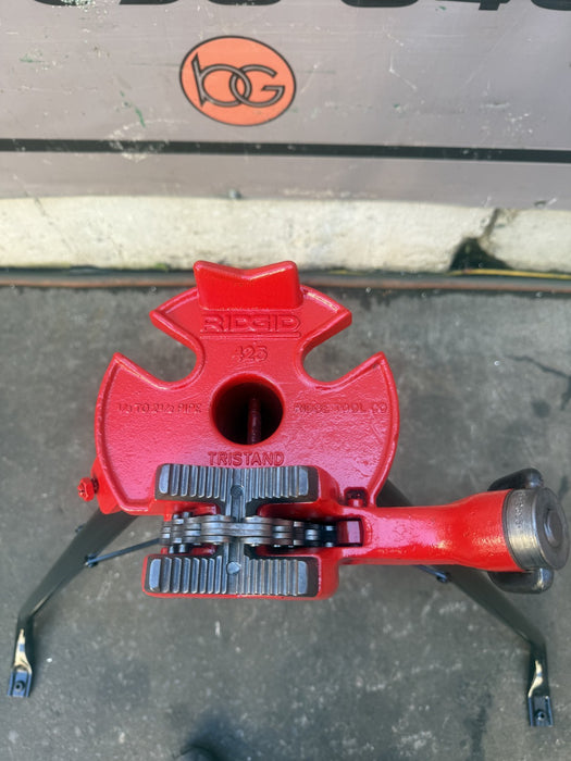RIDGID 16703 425 PORTABLE TRISTAND CHAIN VISE  1/8”- 2-1/2”PIPE CAPACITY