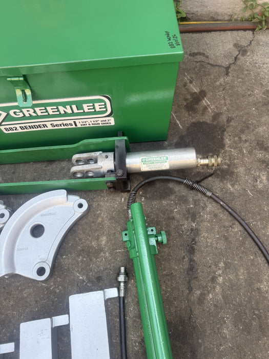 GREENLEE 882 Hydraulic Pipe Bender 1-1/4 to 2 EMT With Hand Pump.  Works Great.