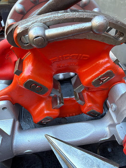 RIDGID 300 Compact Portable Wheeled Pipe Threader Die Head 1822 535 NPT USA