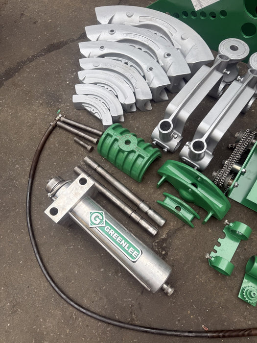 Greenlee 885 Hydraulic Pipe Bender 1-1/4”-5” Rigid & Bending Table.  GREAT SHAPE