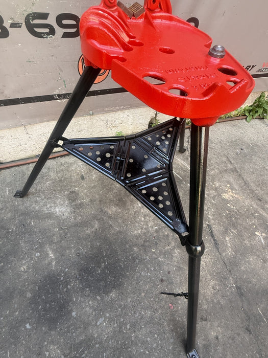 Ridgid Tristand 40 A.  Pipe vise.  Stand.  For 300 Threader.  Nice.