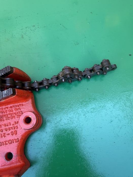 Ridgid 40185 BC210 1/8-2 1/2" in Capacity Top Screw Bench Chain Vise U.S.A. #1