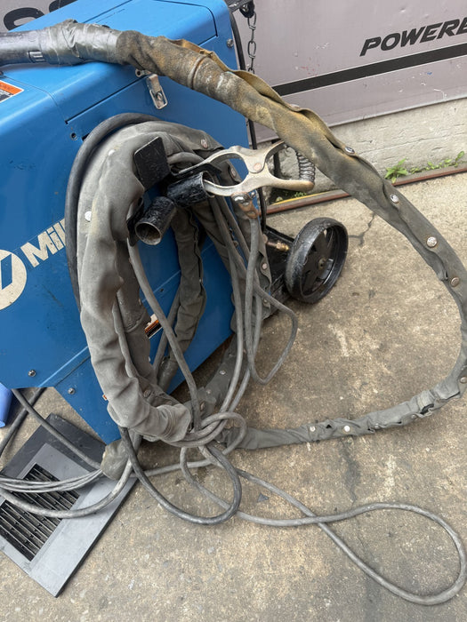 Miller Millermatic 350P Pulse Aluminum Welder with Gun.  Works Fine.