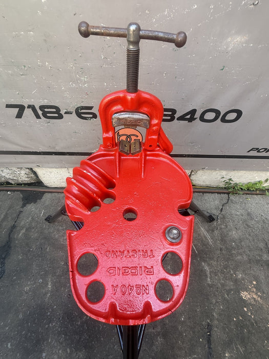 Ridgid Tristand 40 A.  Pipe vise.  Stand.  For 300 Threader.  Nice.