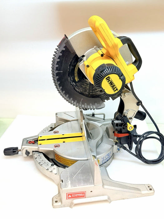 DEWALT DWS715R 12" 15 Amp Single Bevel Compound Miter Saw And Blade Mint!