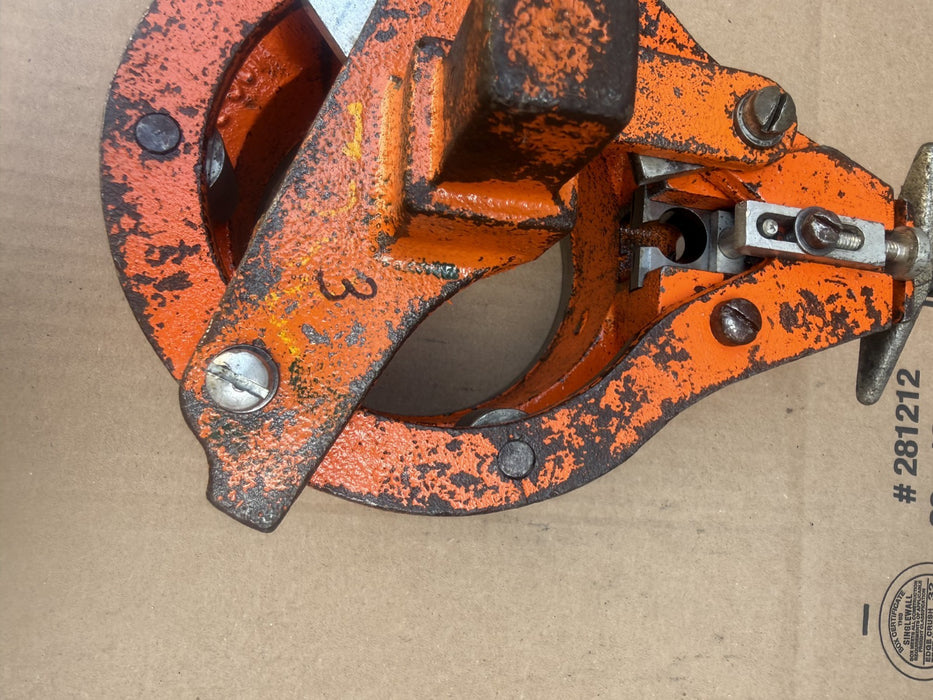 Victaulic Vic Groover Cut Groover 3-1/2” to  4 inch.  Nice.  NO ratchet handle.