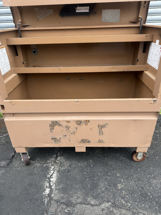 KNAACK 89  Piano-Style Jobsite Box 60"x30"x49" 47.8cu ft.  Good Condition.