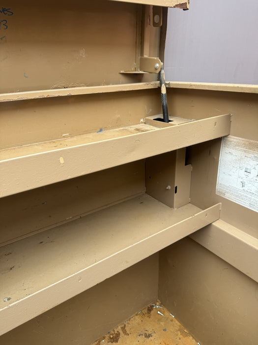 KNAACK 89 Piano-Style Jobsite Box 60"x30"x49" 47.8cu ft.  Good Condition.