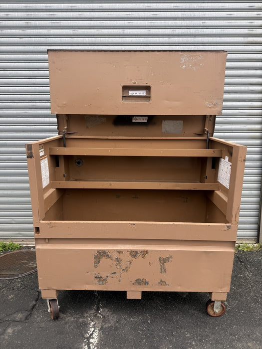 KNAACK 89  Piano-Style Jobsite Box 60"x30"x49" 47.8cu ft.  Good Condition.