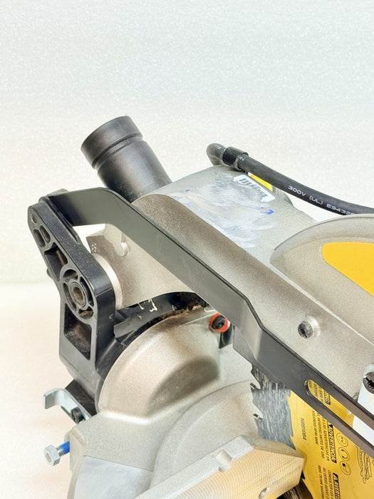 DEWALT DWS715R 12" 15 Amp Single Bevel Compound Miter Saw And Blade Mint!
