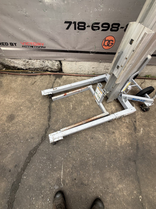 Genie Superlift Contractor, SLC- 12, 650 lbs Load, Lift 12’ 10”, MINT, #2
