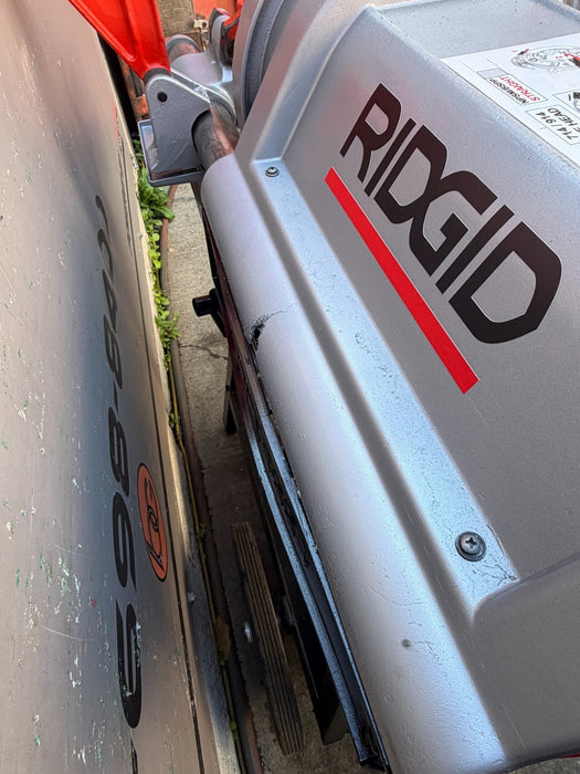 Ridgid 1224 Pipe Threading Machine - Seller Refurbished w/ 2 Dies