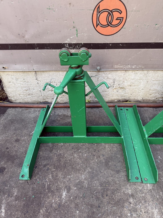 Greenlee 683 Screw-Type Reel Stand, Adjustable, 22"-54" (559-1372 Mm) a Pair #1