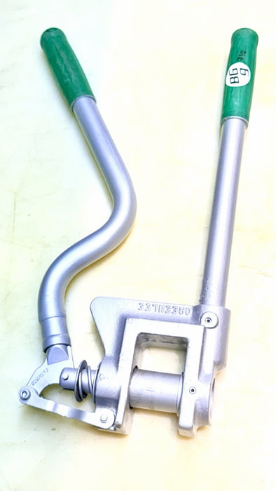 Greenlee 710 Metal Stud Punch Knockout Tool 1-11/32" Hole 1" Conduit 20 Gauge #9