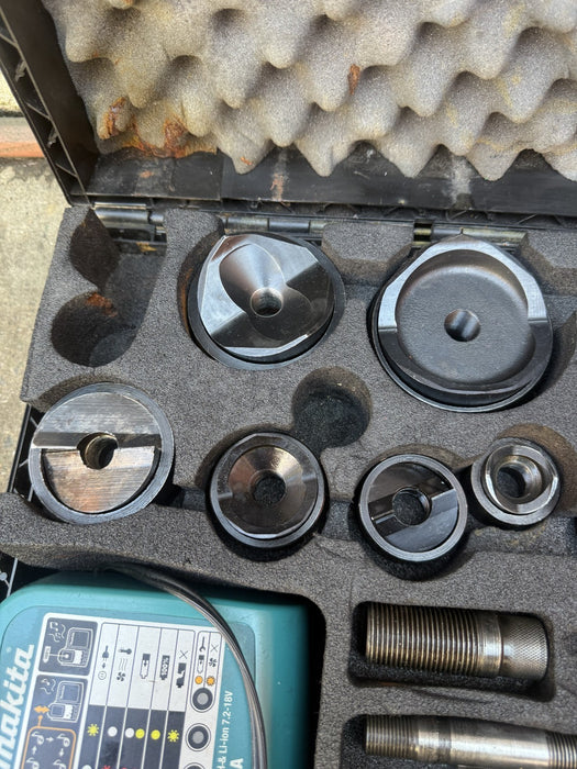 Greenlee Intelli-Punch 11-Ton Hydraulic Knockout Punch Set 1/2" - 4"  8/7/26 #2