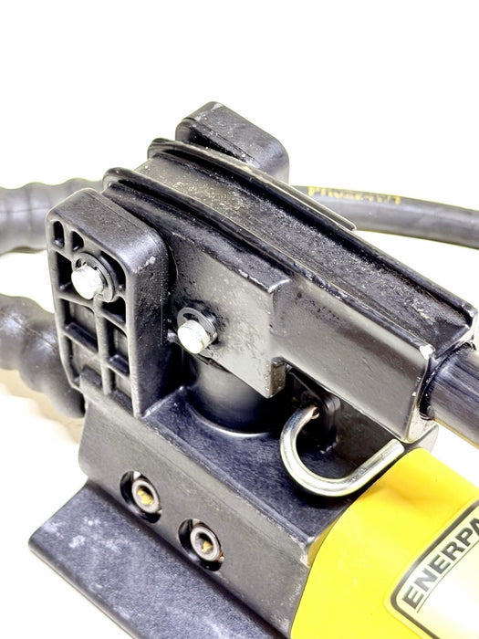 Enerpac P392 Two-Speed Hydraulic Hand Pump 700 Bar 10,000 PSI.  Works Great.