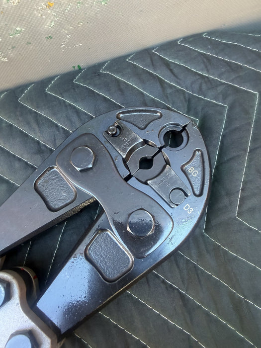 BURNDY MD68 Compression Tool Crimper Mint Condition.