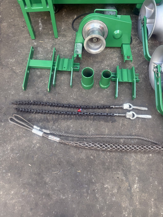 Greenlee 2000 LBS Cable Tugger Puller.  Works Fine.