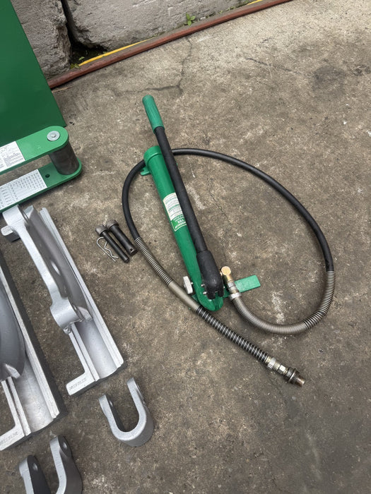 GREENLEE Bender 882 Flip Top Hydraulic Pipe Bender 1 1/4-2 EMT Conduit. NICE.