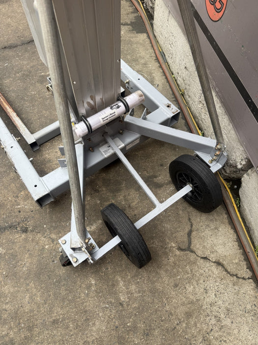 Genie Superlift Contractor, SLC- 12, 650 lbs Load, Lift 12’ 10”, MINT, #2