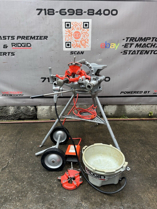 RIDGID 300 T2 Pipe Threader, (2) Ridgid 811 Die Heads, Oiler  Transporter Mint