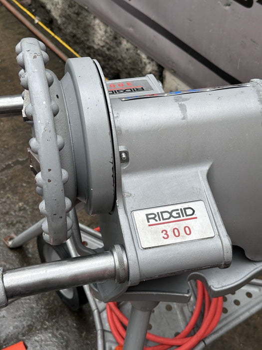 RIDGID 300 T2 Pipe Threader, (2) Ridgid 811 Die Heads, Oiler  Transporter Mint