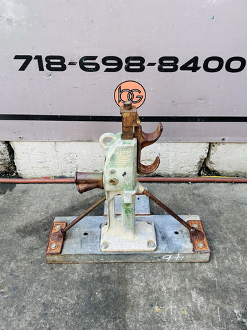 1 Duff Norton 10 Ton Reel Jack Stands Model 1030 CRA X-4655 With Stand