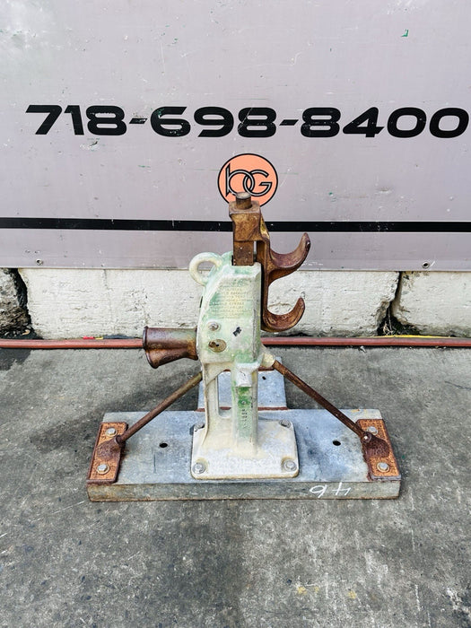 1 Duff Norton 10 Ton Reel Jack Stands Model 1030 CRA X-4655 With Stand