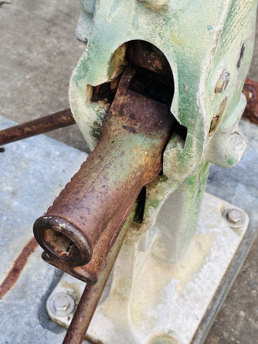 1 Duff Norton 10 Ton Reel Jack Stands Model 1030 CRA X-4655 With Stand