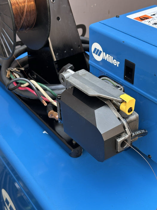 Miller Deltaweld 452 CV-DC , 230/460 V, 3ph + Miller S-64 24V Wire Feeder Mint🔥