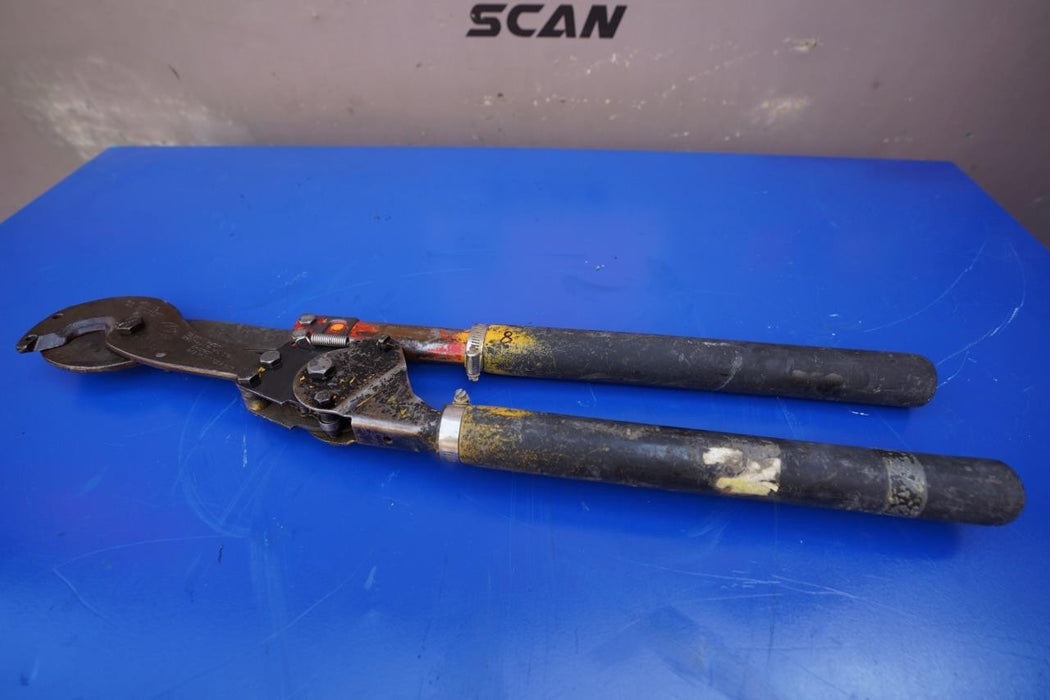 HK Porter 8690FH Ratchet Type Hard Cable Cutter.  Works Fine.  #8