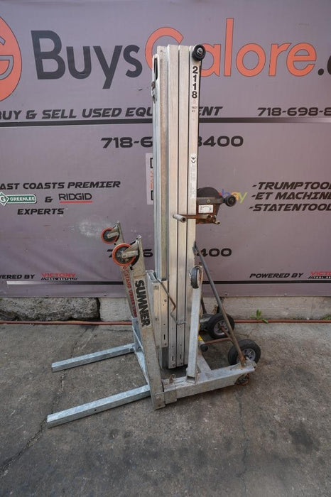 Sumner 2118 18 foot Genie Material Lift. Works  Fine.  #3